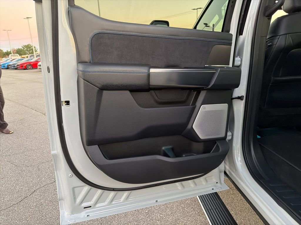 New 2026 Ford F250 Platinum w/ FX4 Off-Road Package image 17