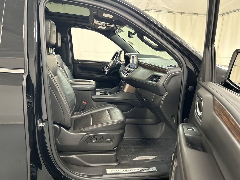Used 2021 Chevrolet Tahoe High Country w/ Premium Package AWD/4WD image 25