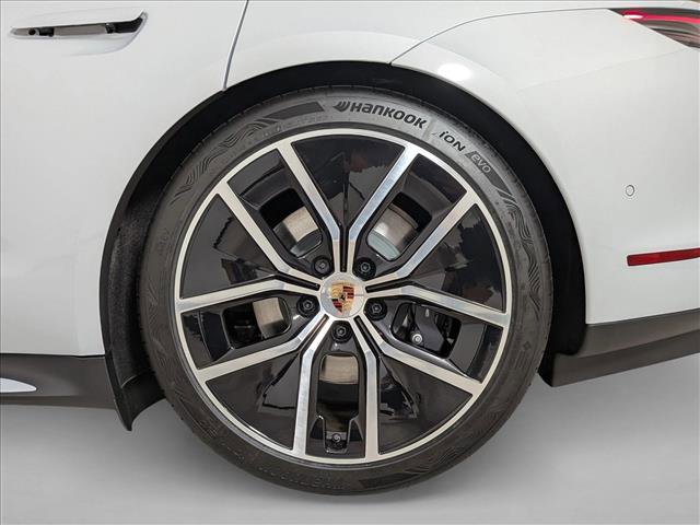 New 2026 Porsche Taycan image 27