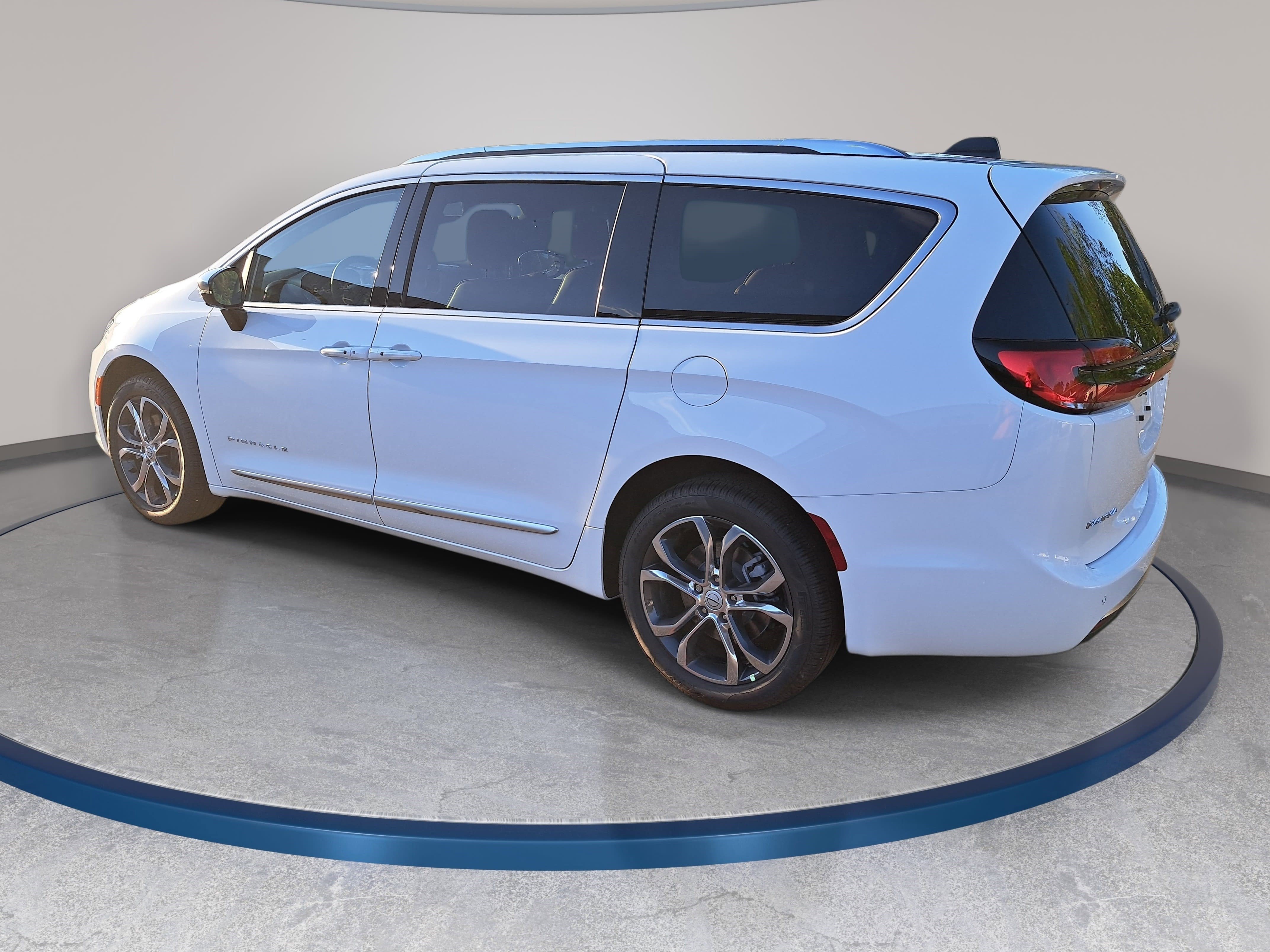 New 2026 Chrysler Pacifica Pinnacle image 7