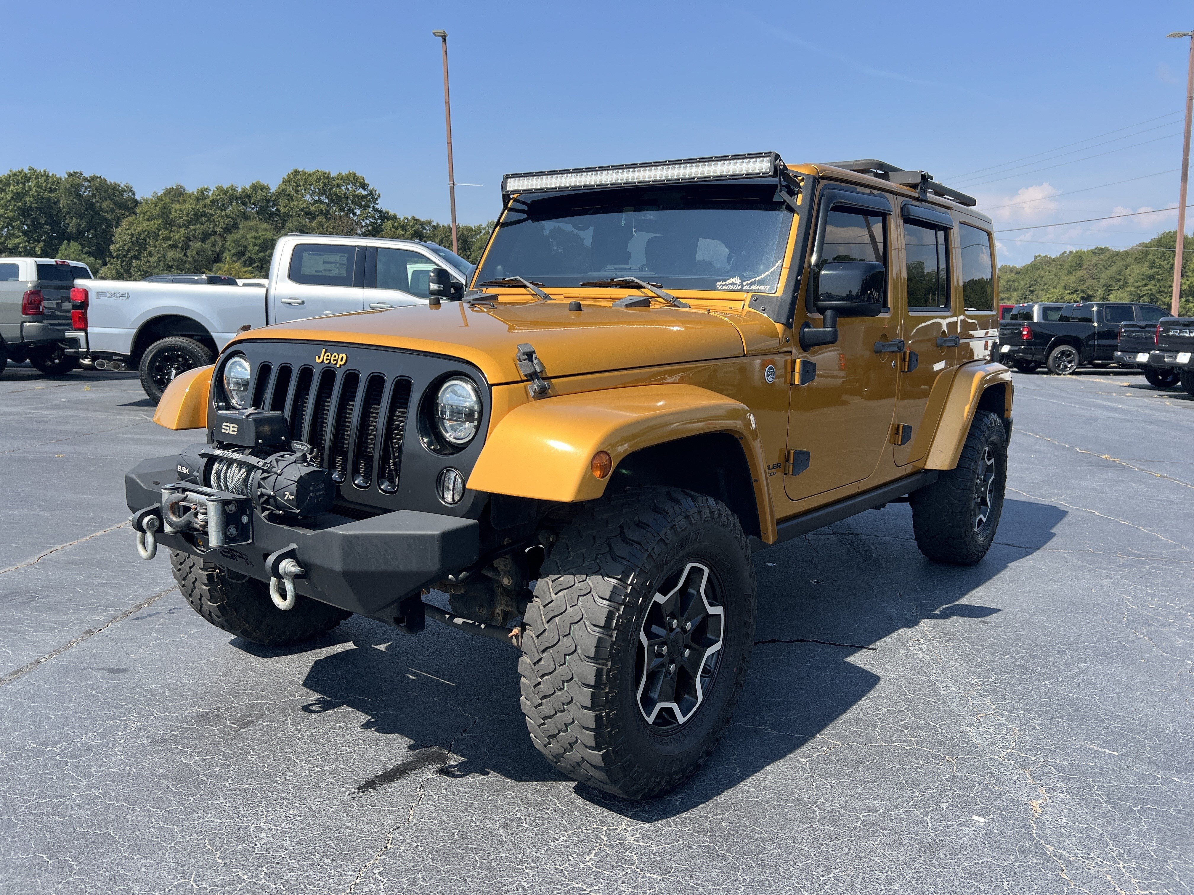 Used 2014 Jeep Wrangler Unlimited Sahara AWD/4WD image 2