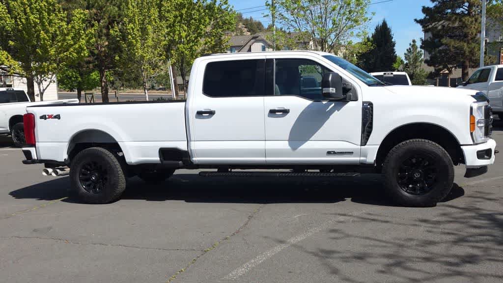 Used 2023 Ford F350 XLT AWD/4WD image 2