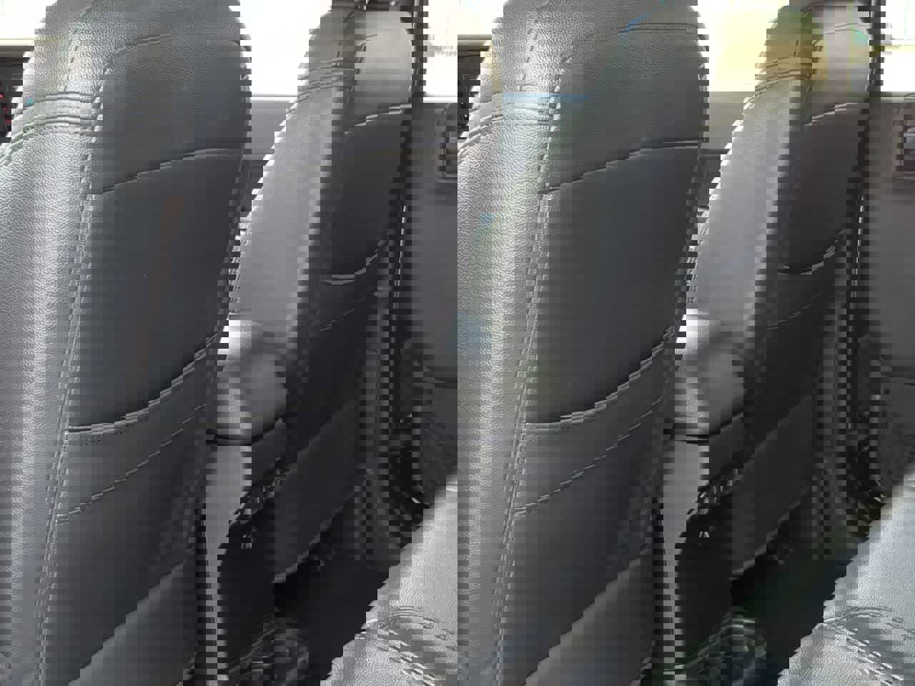 Used 2015 Jeep Wrangler Unlimited Sahara w/ Connectivity Group image 18