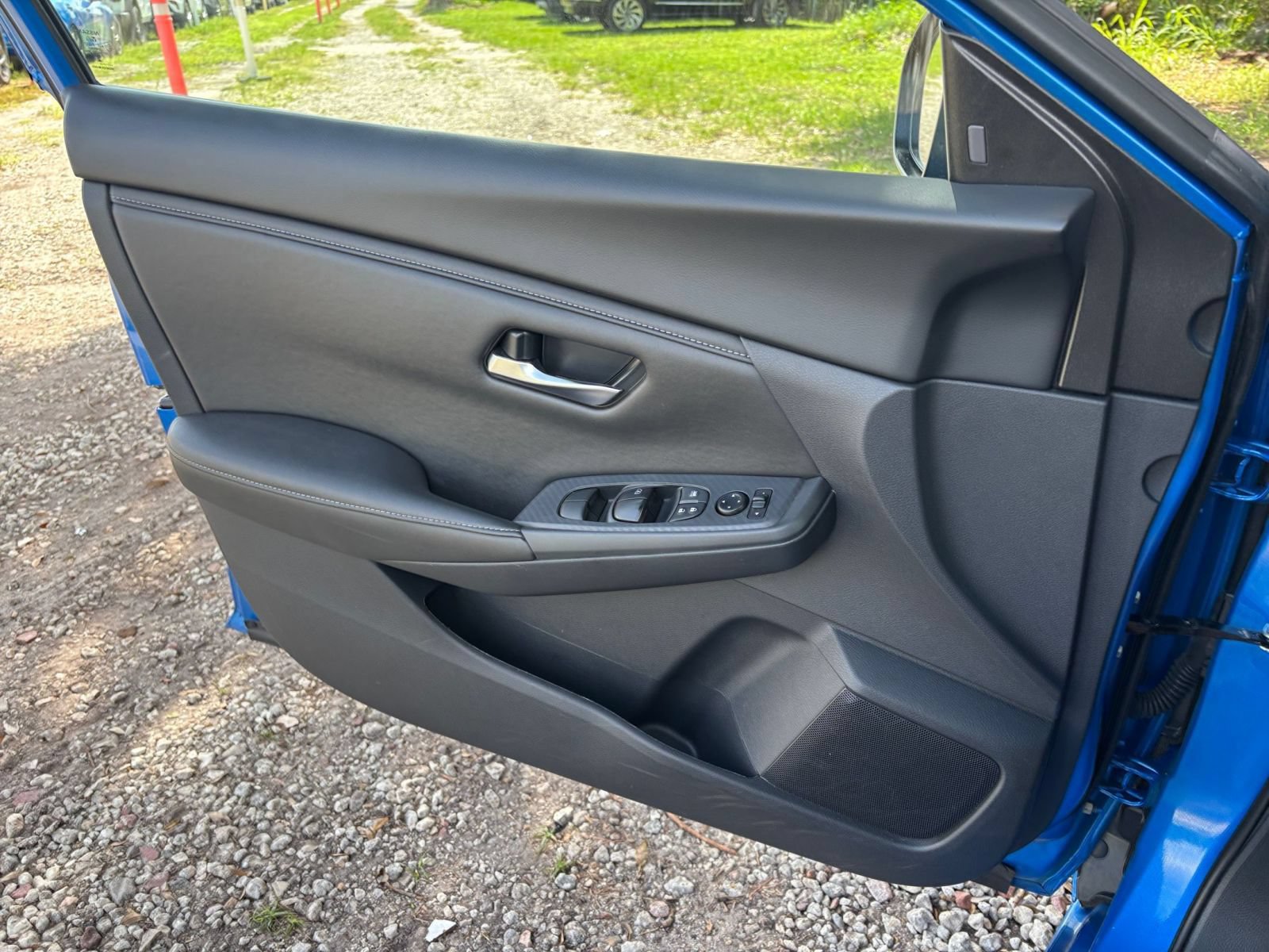 Used 2025 Nissan Sentra SV FWD image 18