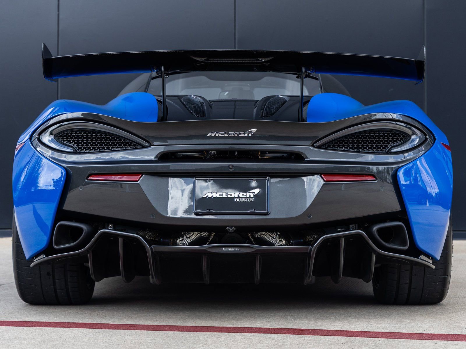 Used 2020 McLaren 620R image 8
