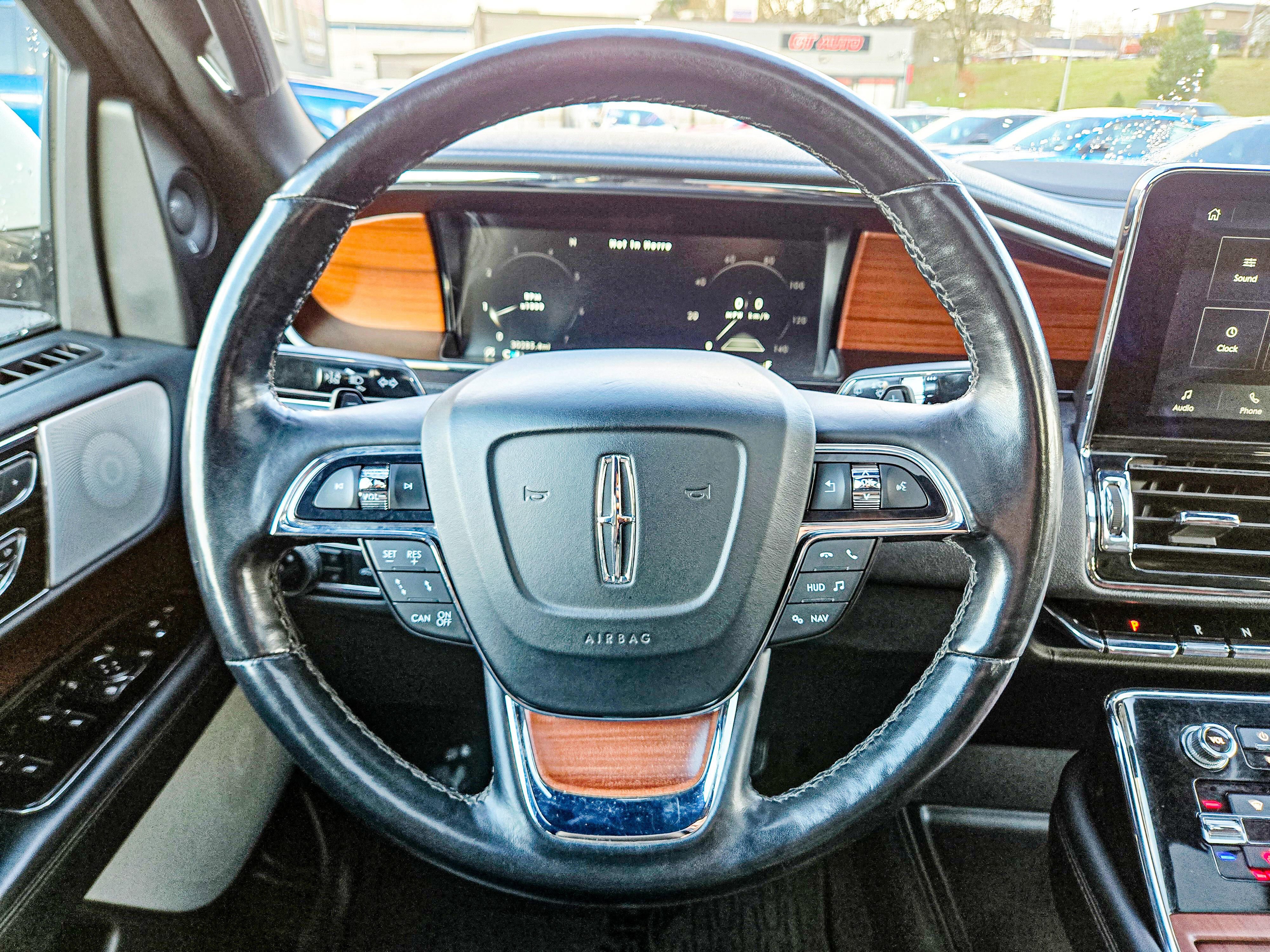 Used 2020 Lincoln Navigator Reserve image 19