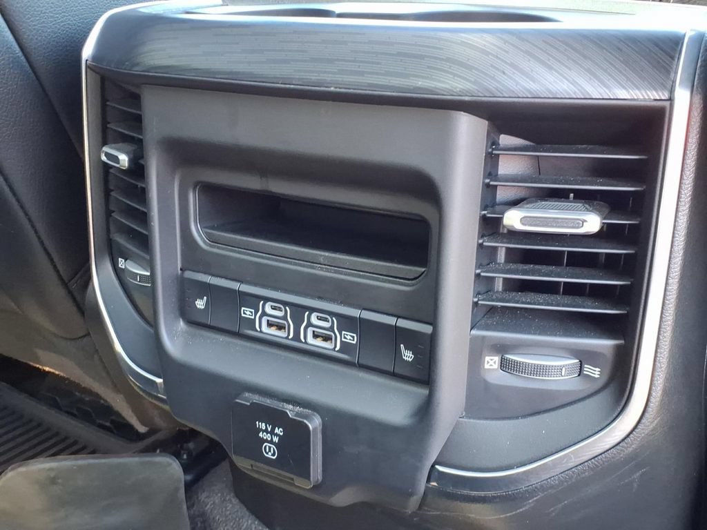 Used 2024 RAM 1500 Laramie AWD/4WD image 16