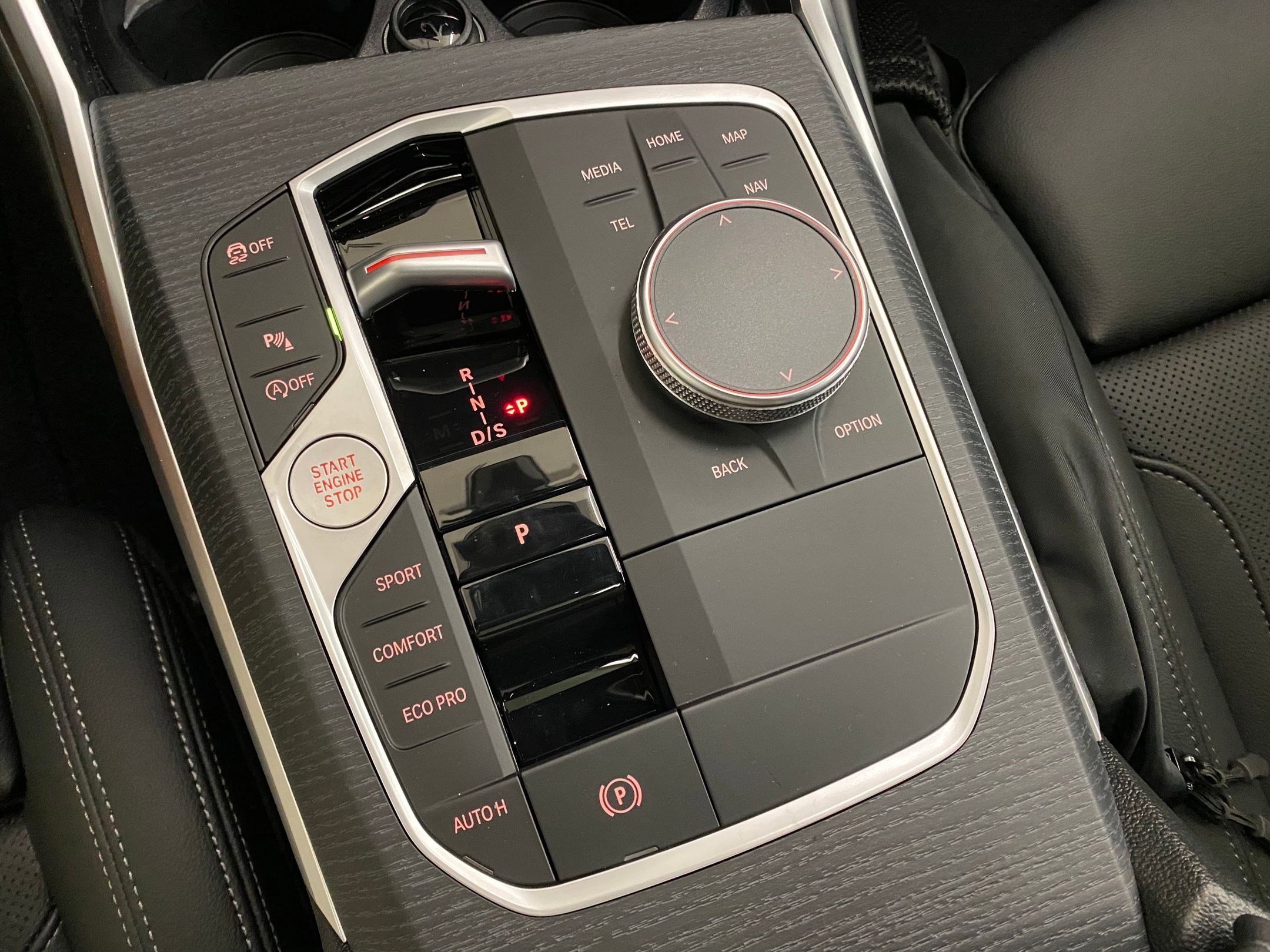 New 2025 BMW 330i xDrive Sedan w/ Convenience Package image 27