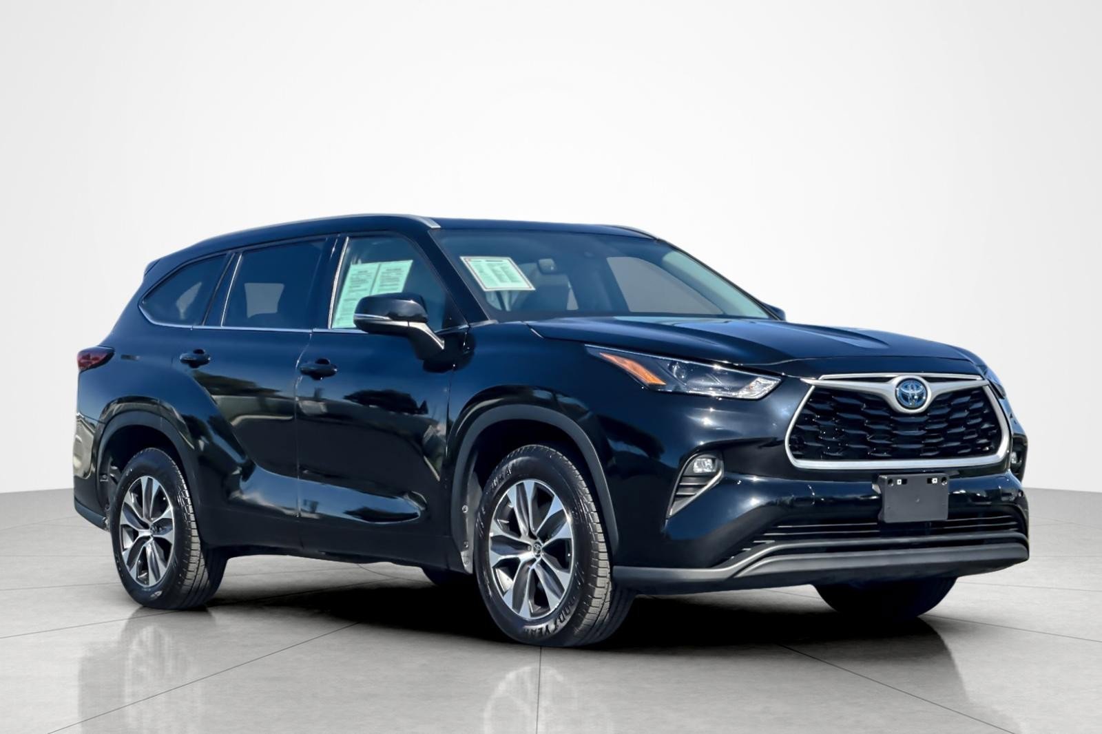 Used 2022 Toyota Highlander XLE image 7
