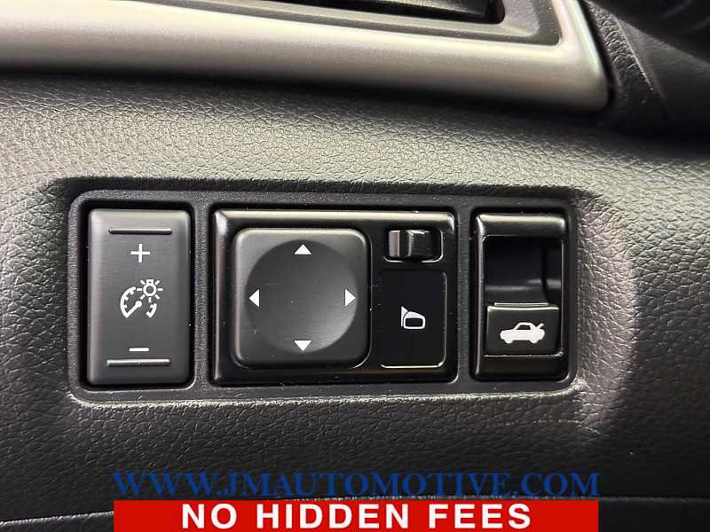 Used 2017 Nissan Sentra S FWD image 33