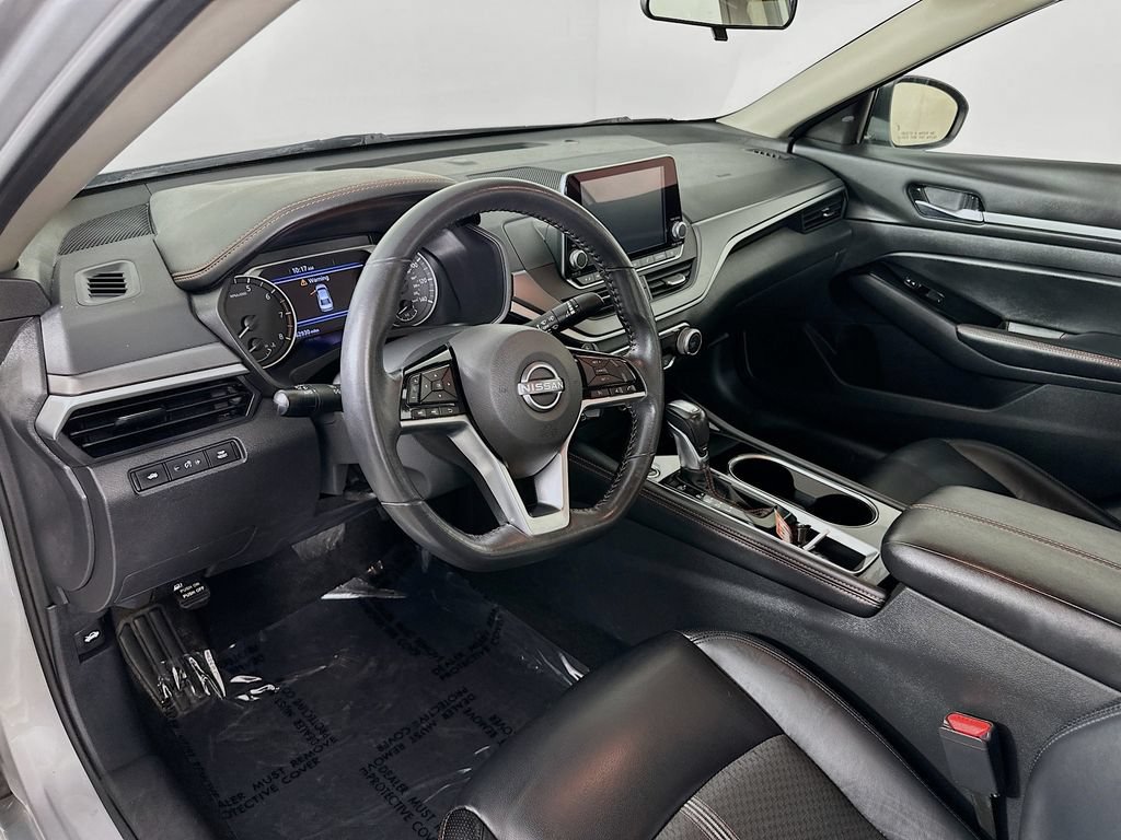 Used 2024 Nissan Altima 2.5 SR FWD image 14