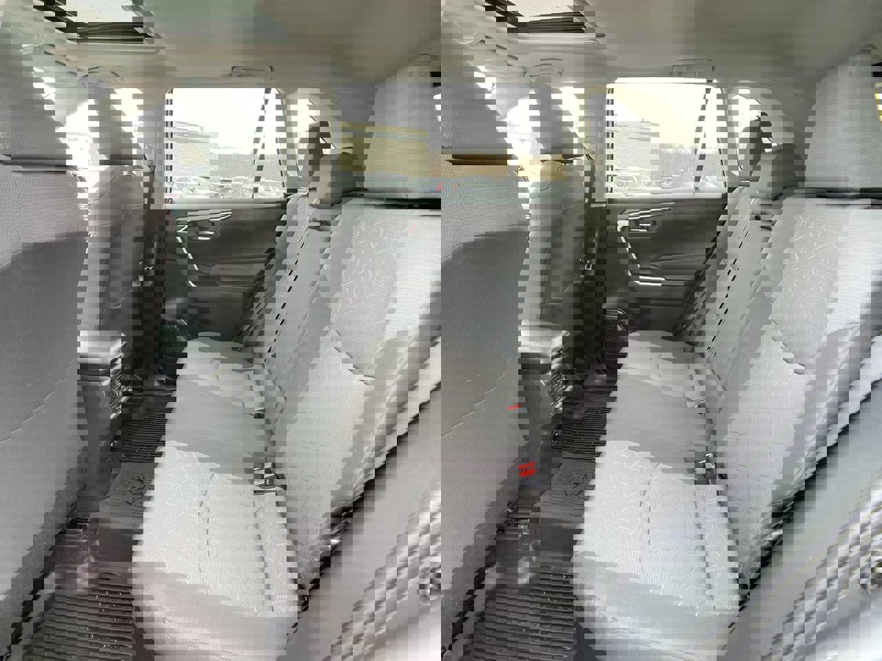 Used 2020 Toyota RAV4 XLE image 24