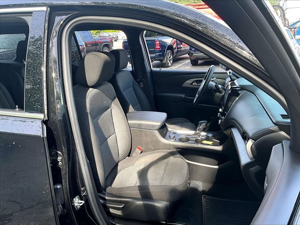 Used 2023 Chevrolet Traverse LT AWD/4WD image 11