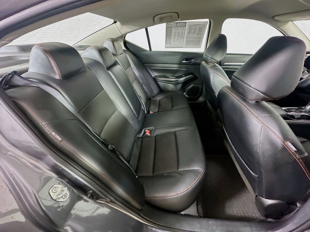 Used 2024 Nissan Altima 2.5 SR image 11