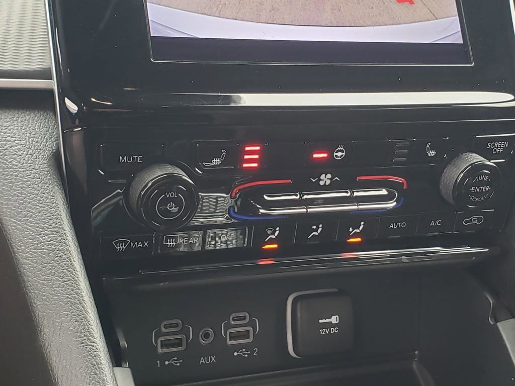 Used 2023 Jeep Grand Cherokee L Laredo image 39