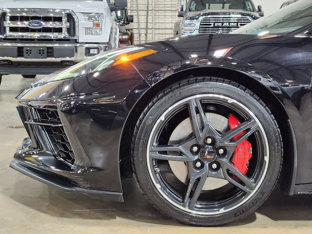 Used 2021 Chevrolet Corvette Stingray Premium Conv w/ Z51 Performance Package RWD image 5