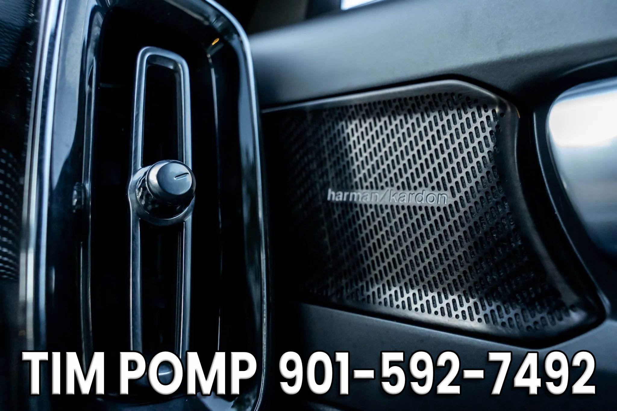 Used 2022 Volvo XC40 P8 Recharge Ultimate image 30