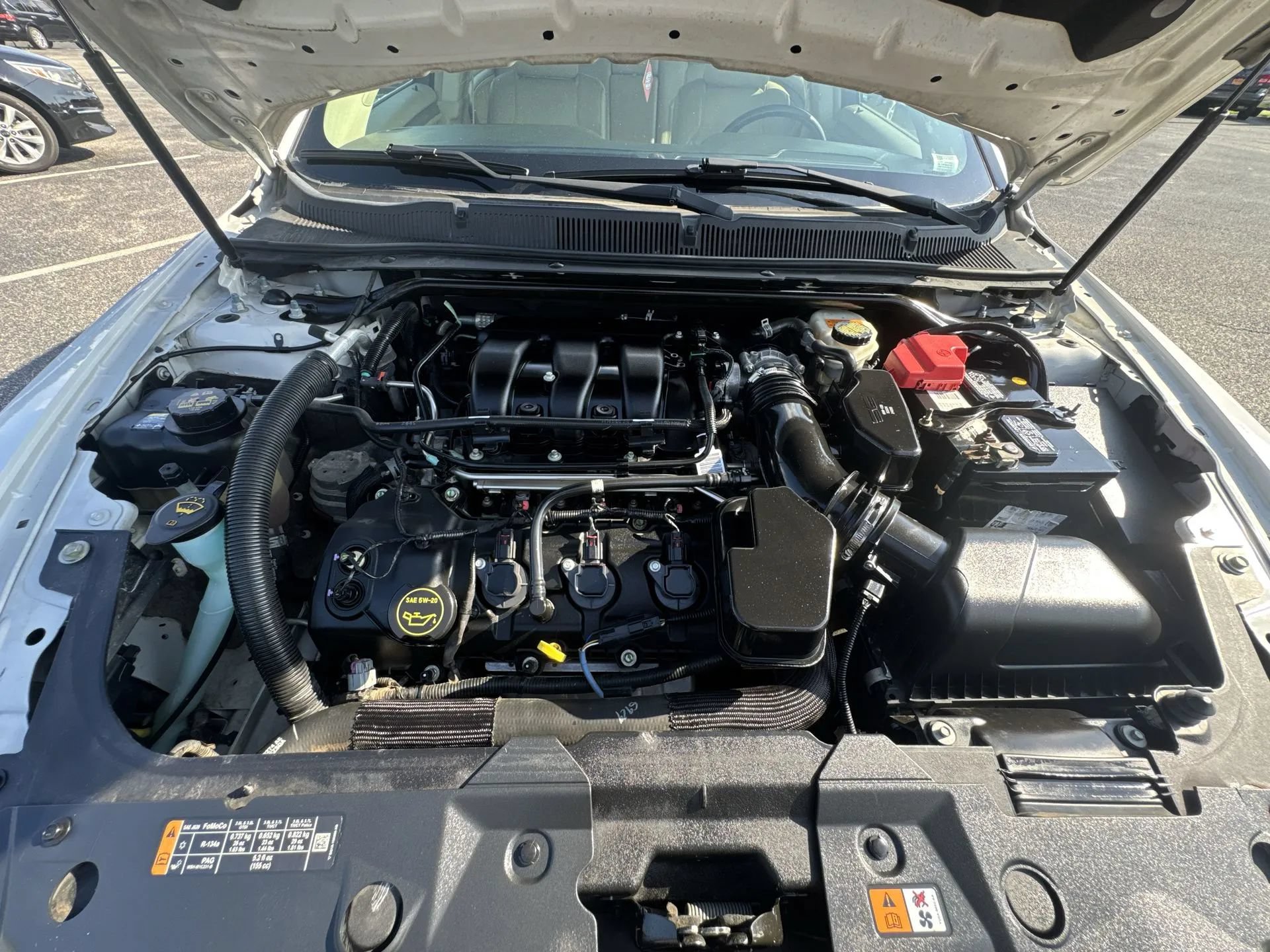 Used 2014 Ford Taurus SEL w/ Equipment Group 201A FWD image 18