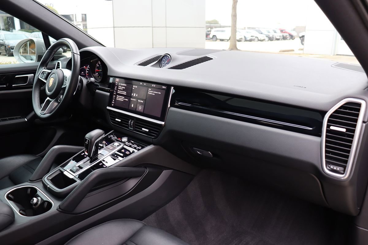 Used 2021 Porsche Cayenne Coupe image 13