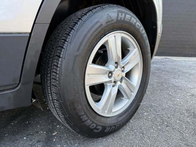 Used 2019 Chevrolet Trax LT w/ LT Convenience Package image 34