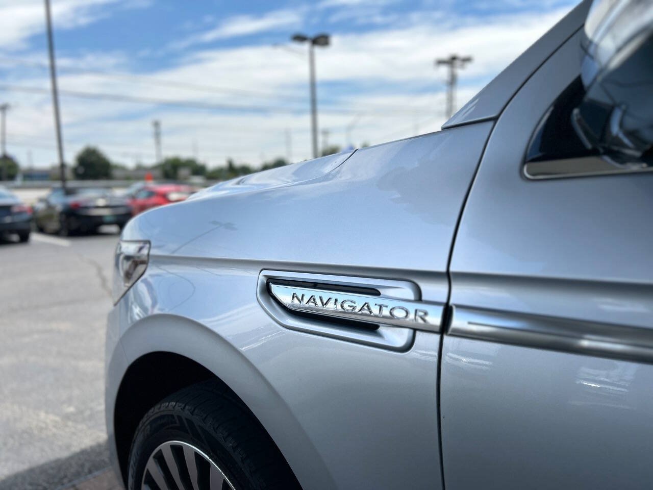 Used 2018 Lincoln Navigator L Reserve w/ Technology Package AWD/4WD image 8