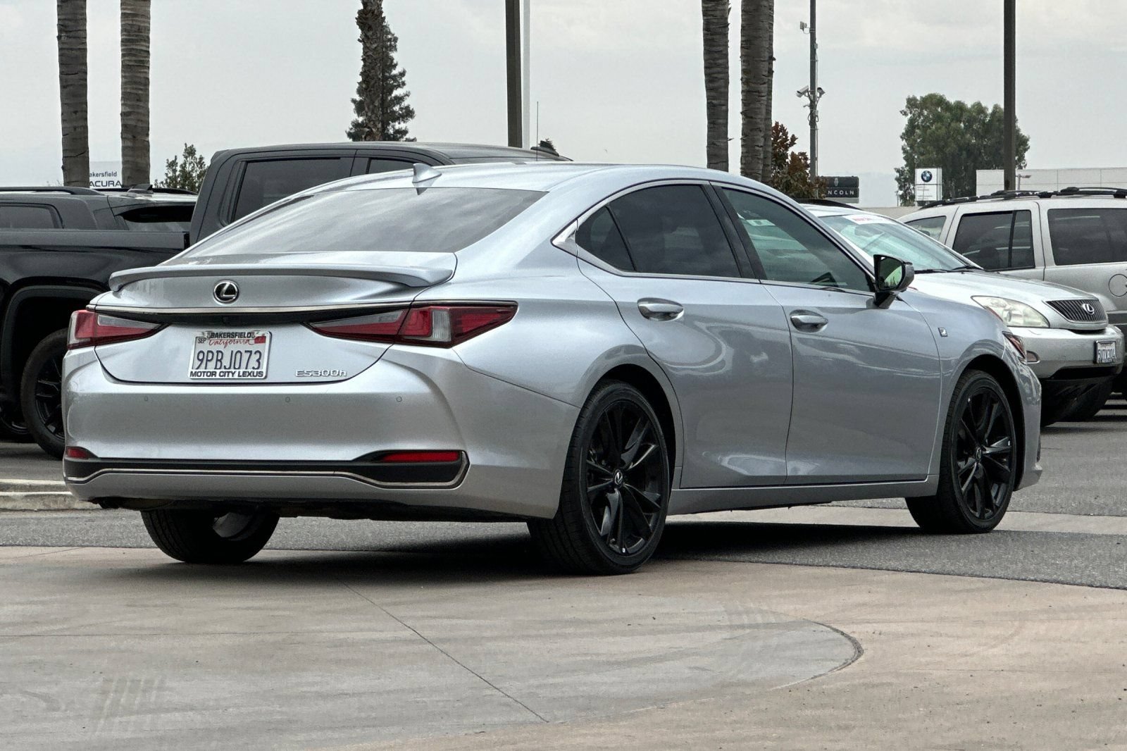 Certified 2024 Lexus ES 300h F Sport w/ Accessory Package (Z1) FWD image 4