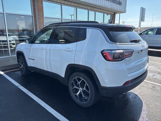 Used 2024 Jeep Compass Limited image 5