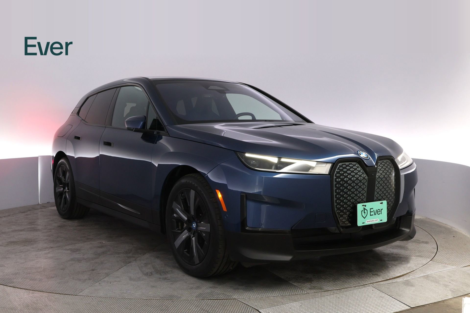 Used 2022 BMW iX xDrive50 w/ Premium Package AWD/4WD image 13