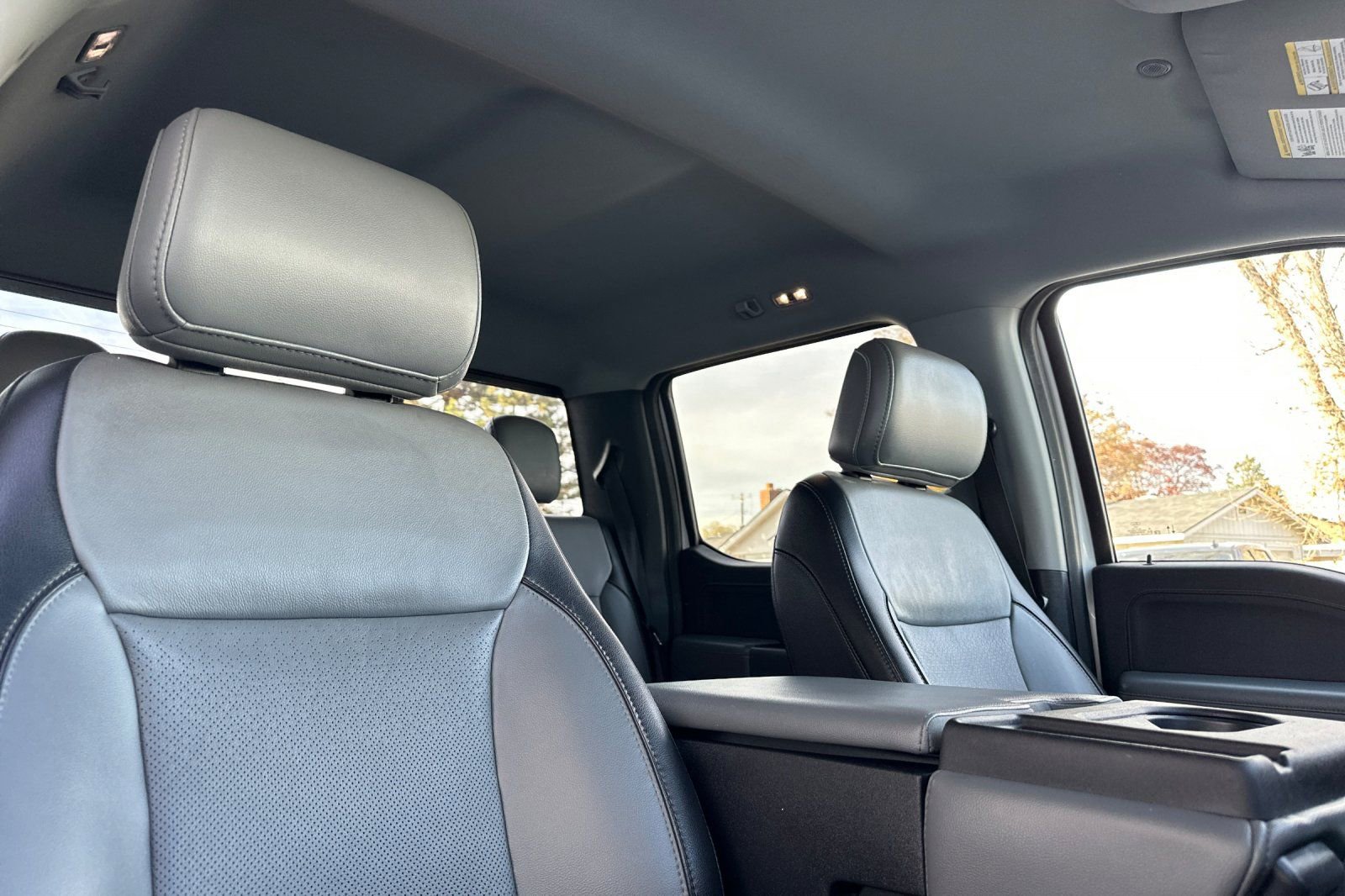 Used 2021 Ford F150 Lariat w/ Trailer Tow Package image 16