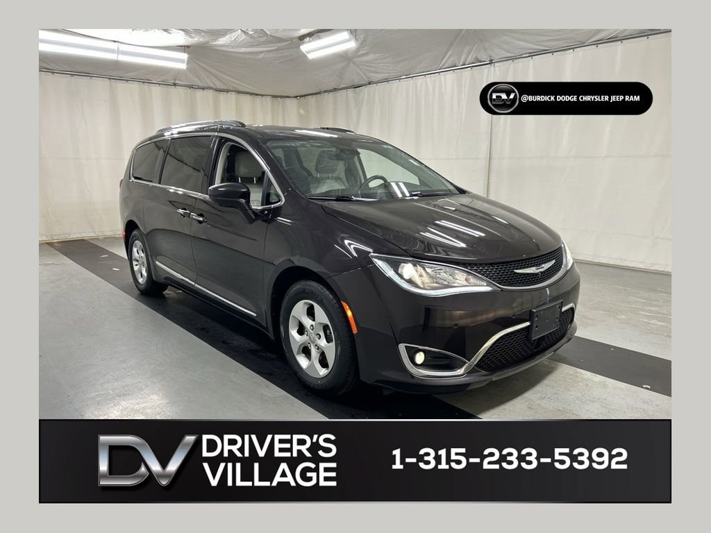 Used 2017 Chrysler Pacifica Touring-L Plus w/ Advanced Safetytec Group FWD video 1