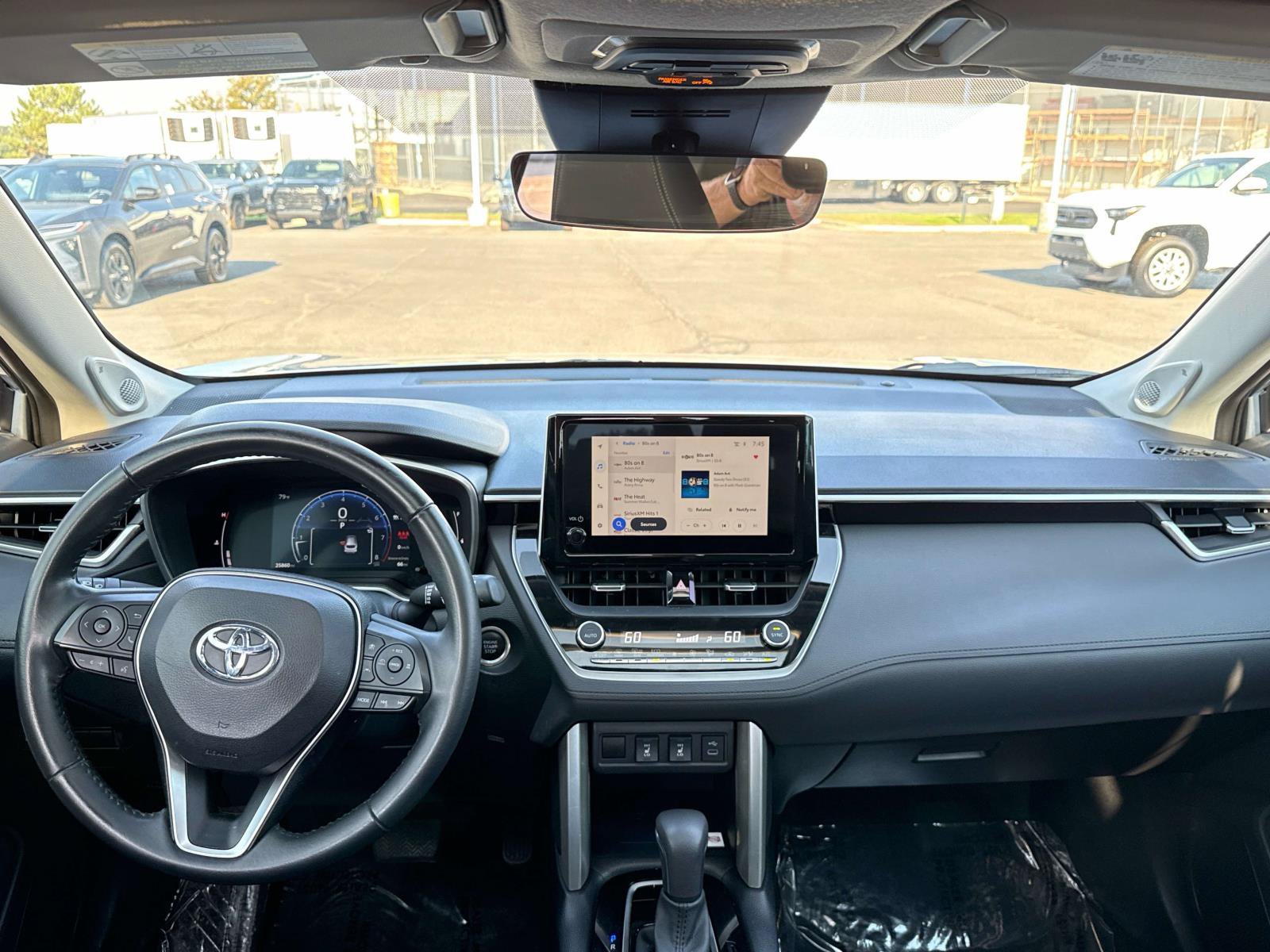 Used 2023 Toyota Corolla Cross XLE w/ Convenience Package AWD/4WD image 15