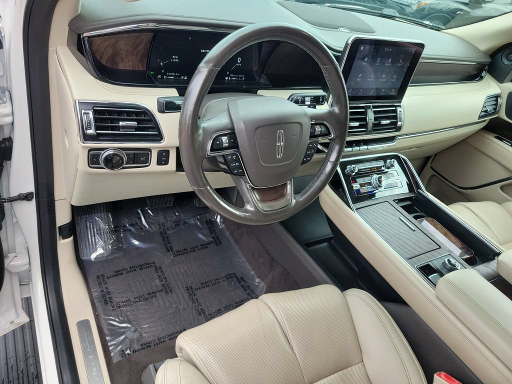 Used 2018 Lincoln Navigator Select w/ Cargo Package RWD image 16