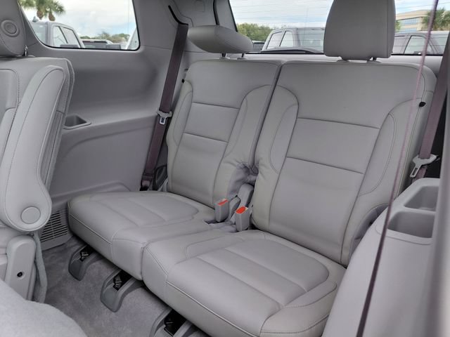 Used 2018 GMC Acadia SLT FWD image 16