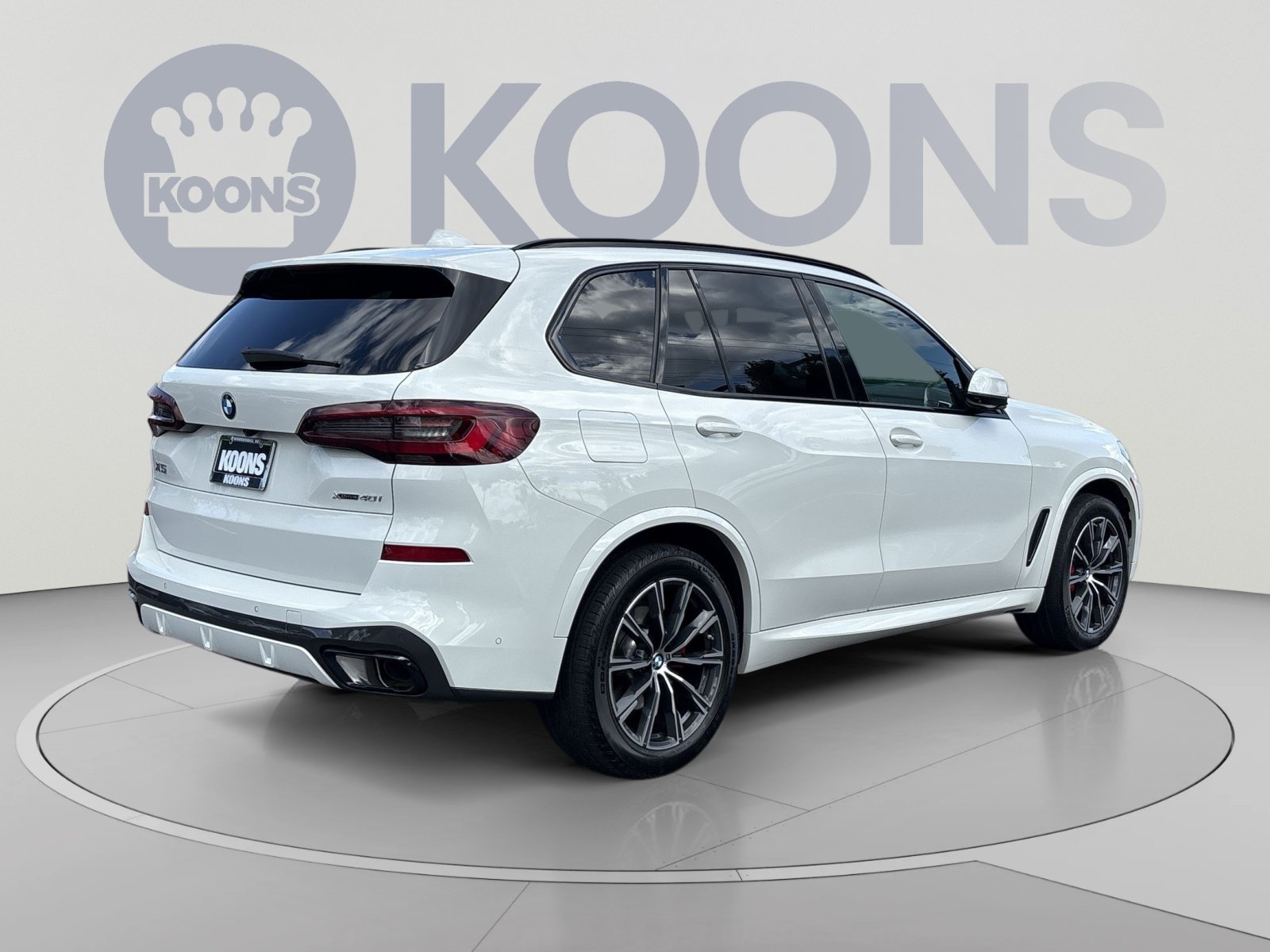 Used 2023 BMW X5 xDrive40i w/ M Sport Package AWD/4WD image 7