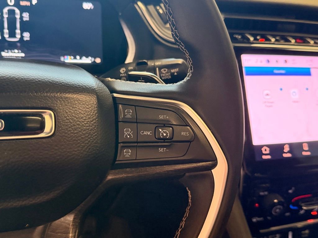 Used 2025 Jeep Grand Cherokee L Limited AWD/4WD image 26