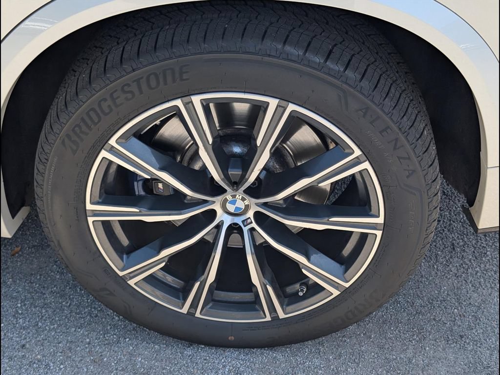 Used 2022 BMW X5 M50i w/ Executive Package AWD/4WD image 22