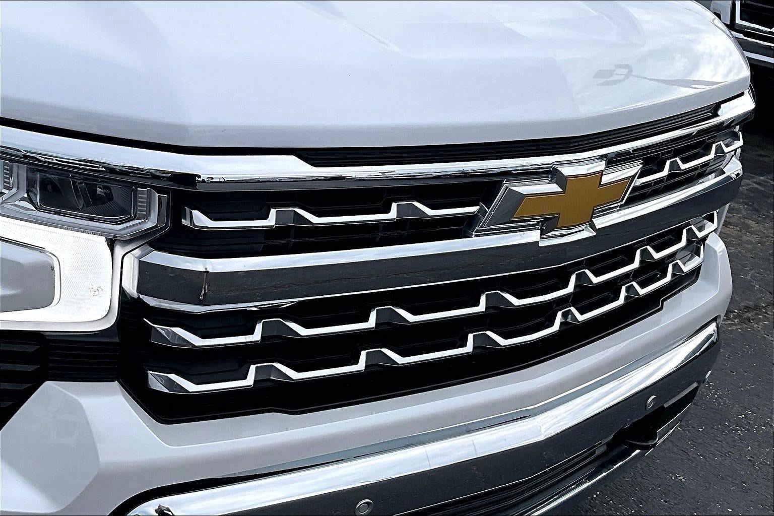 Used 2023 Chevrolet Silverado 1500 LTZ w/ LTZ Premium Package AWD/4WD image 30