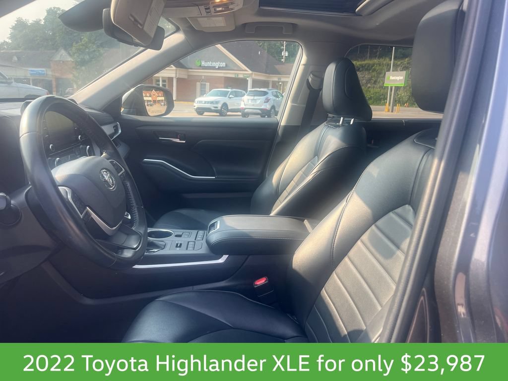 Used 2022 Toyota Highlander XLE AWD/4WD image 10