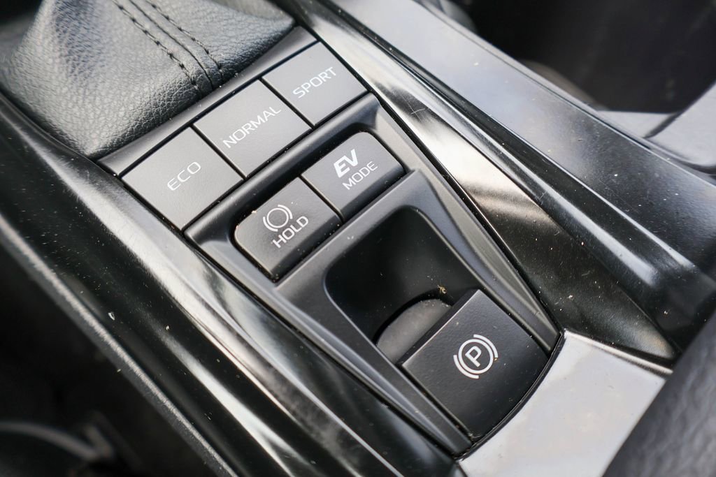 Used 2025 Toyota Camry SE FWD image 18
