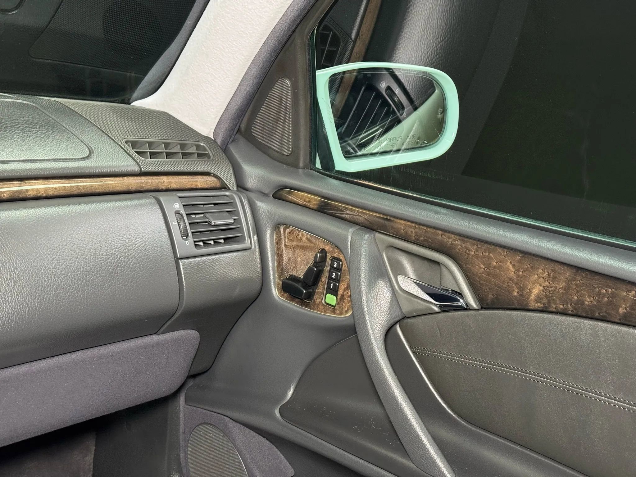 Used 2000 Mercedes-Benz E 55 AMG Sedan image 27