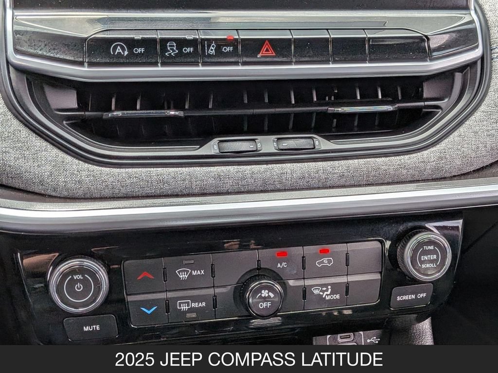 Used 2025 Jeep Compass Latitude AWD/4WD image 22