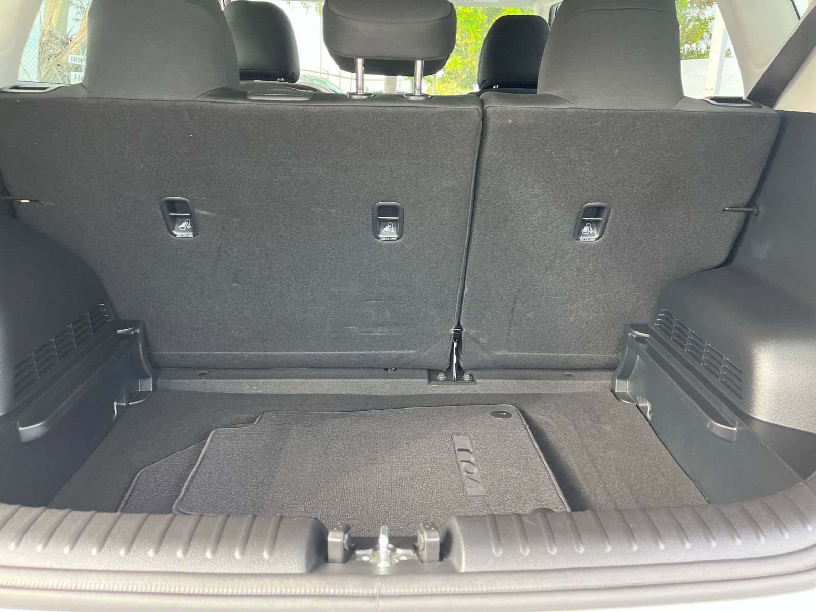 Used 2025 Kia Soul LX w/ LX Technology Package FWD image 31