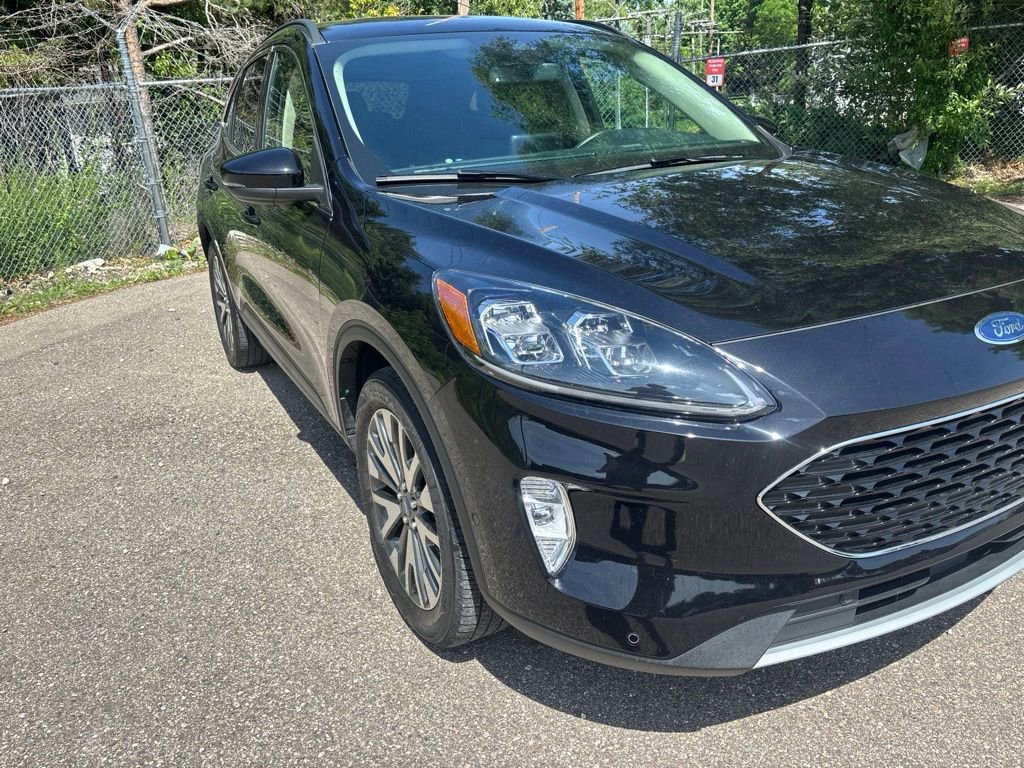 Used 2020 Ford Escape Titanium AWD/4WD image 4