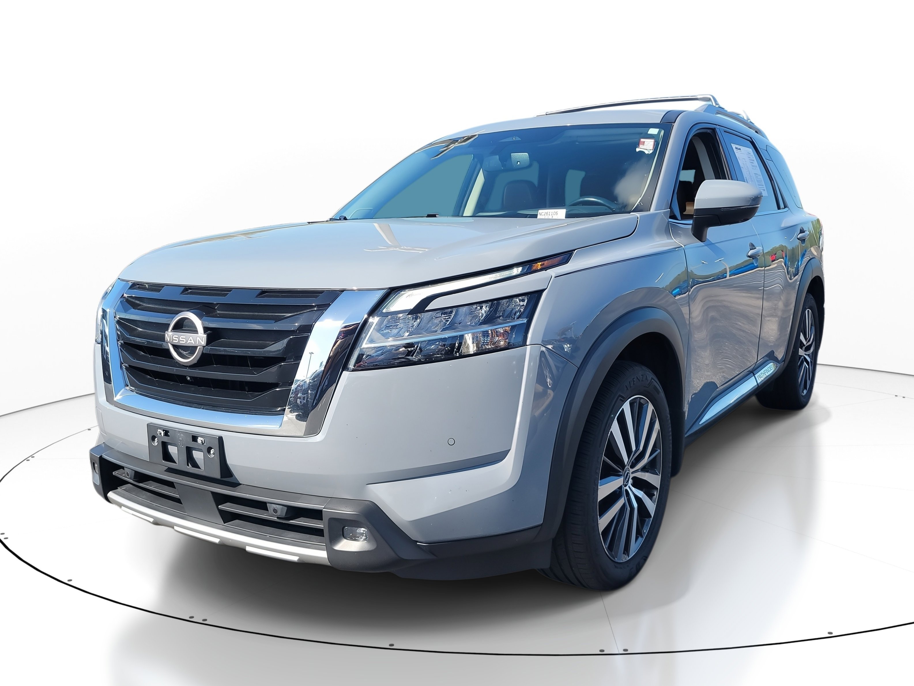 Used 2022 Nissan Pathfinder Platinum w/ Cargo Package image 3