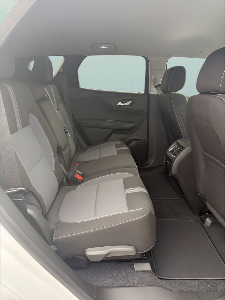 Used 2026 Chevrolet Blazer LT FWD image 19