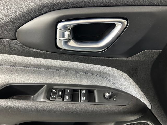 Used 2024 Jeep Compass Latitude AWD/4WD image 22