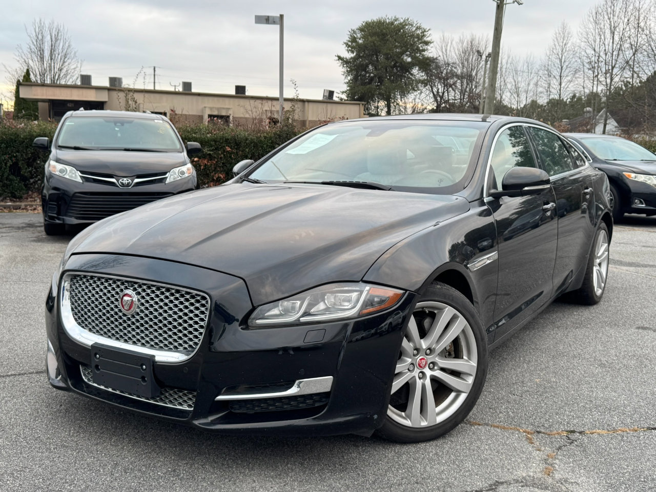 Used 2016 Jaguar XJ L Portfolio image 3
