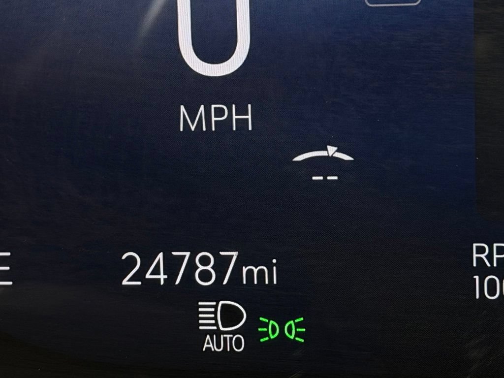Used 2025 Buick Envision Sport Touring AWD/4WD image 15