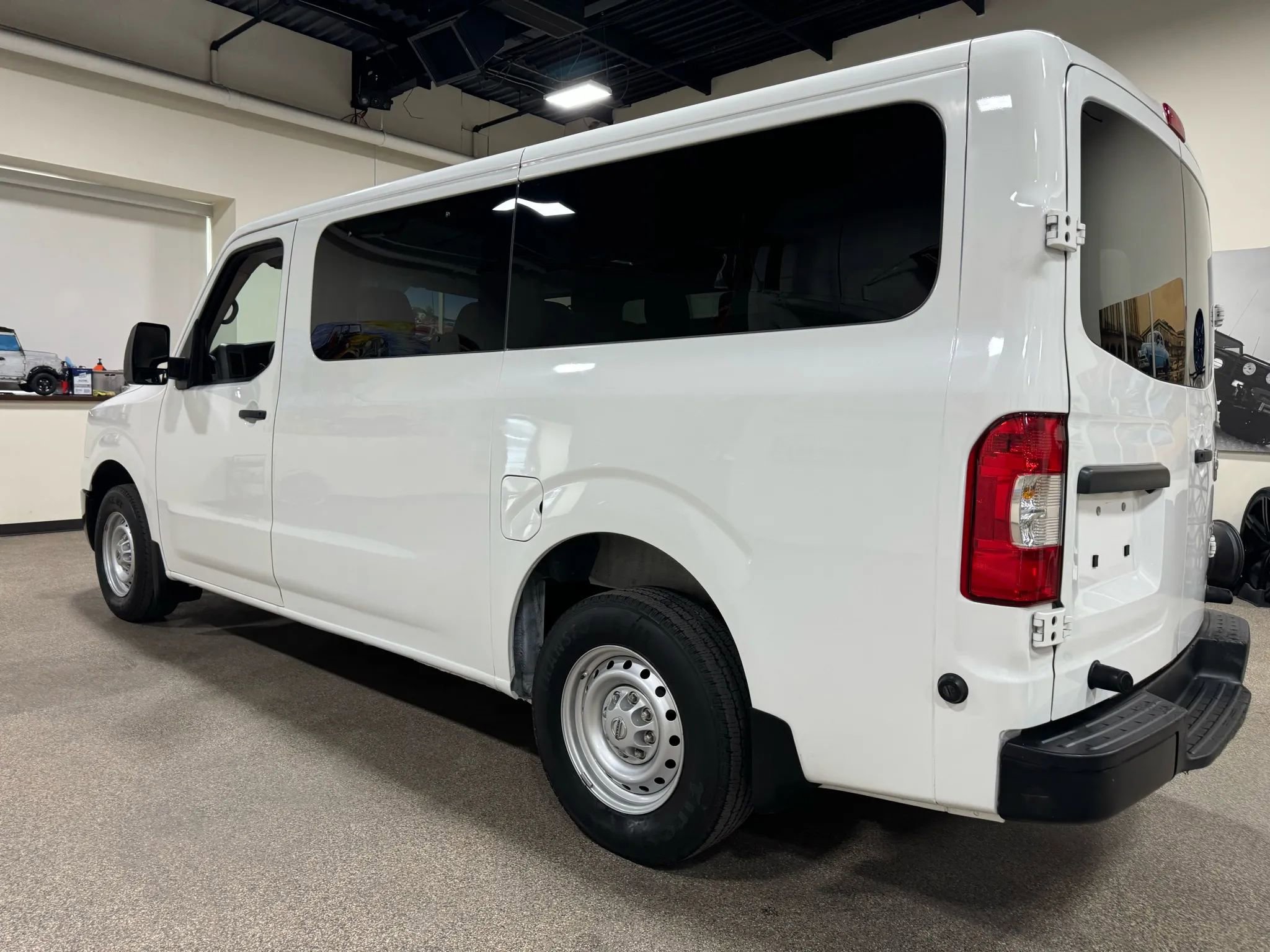 Used 2018 Nissan NV 3500 S image 18