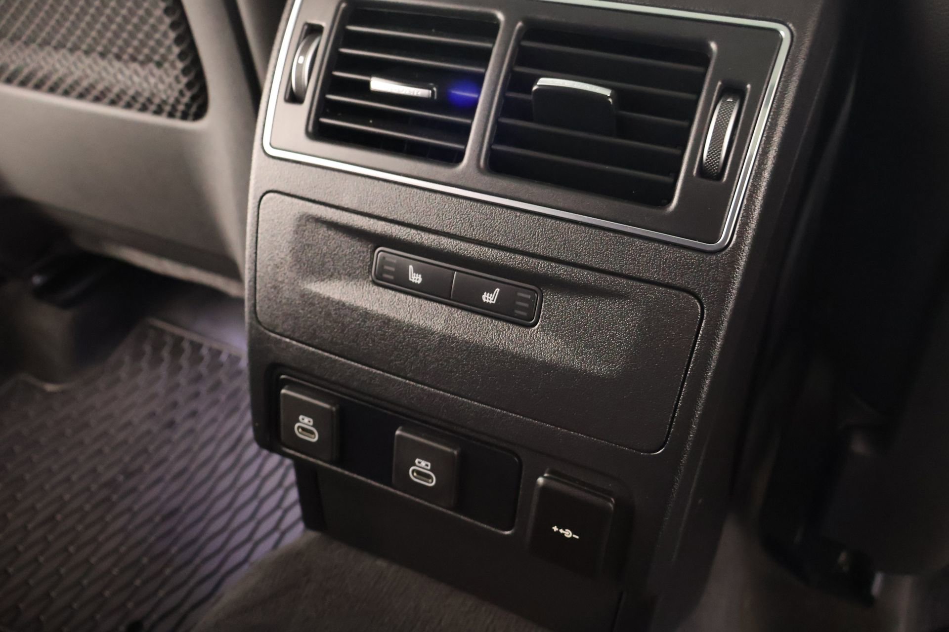 Used 2025 Jaguar F-PACE R-Dynamic S image 16